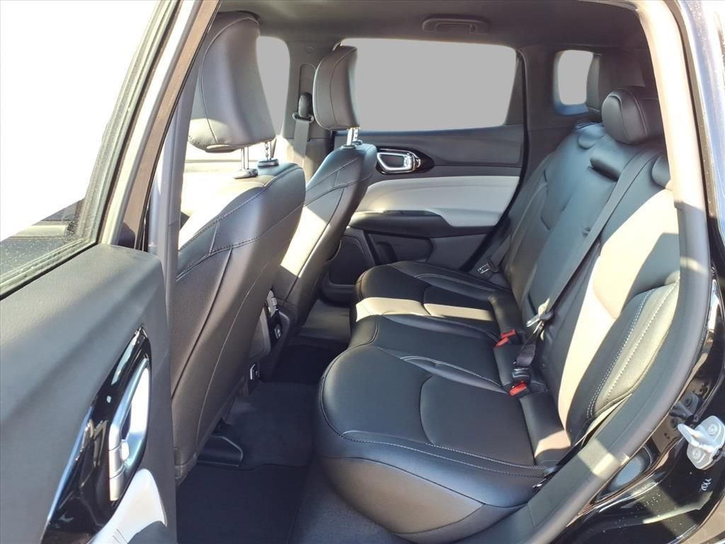 New 2026 Jeep Compass Limited image 11