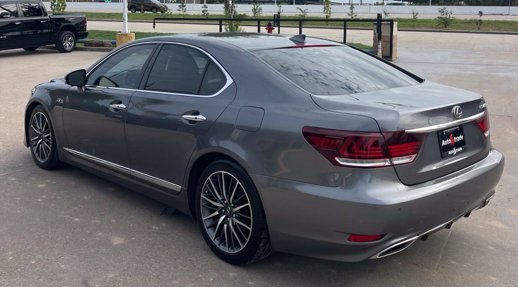 Used 2014 Lexus LS 460 w/ F Sport Package RWD image 3