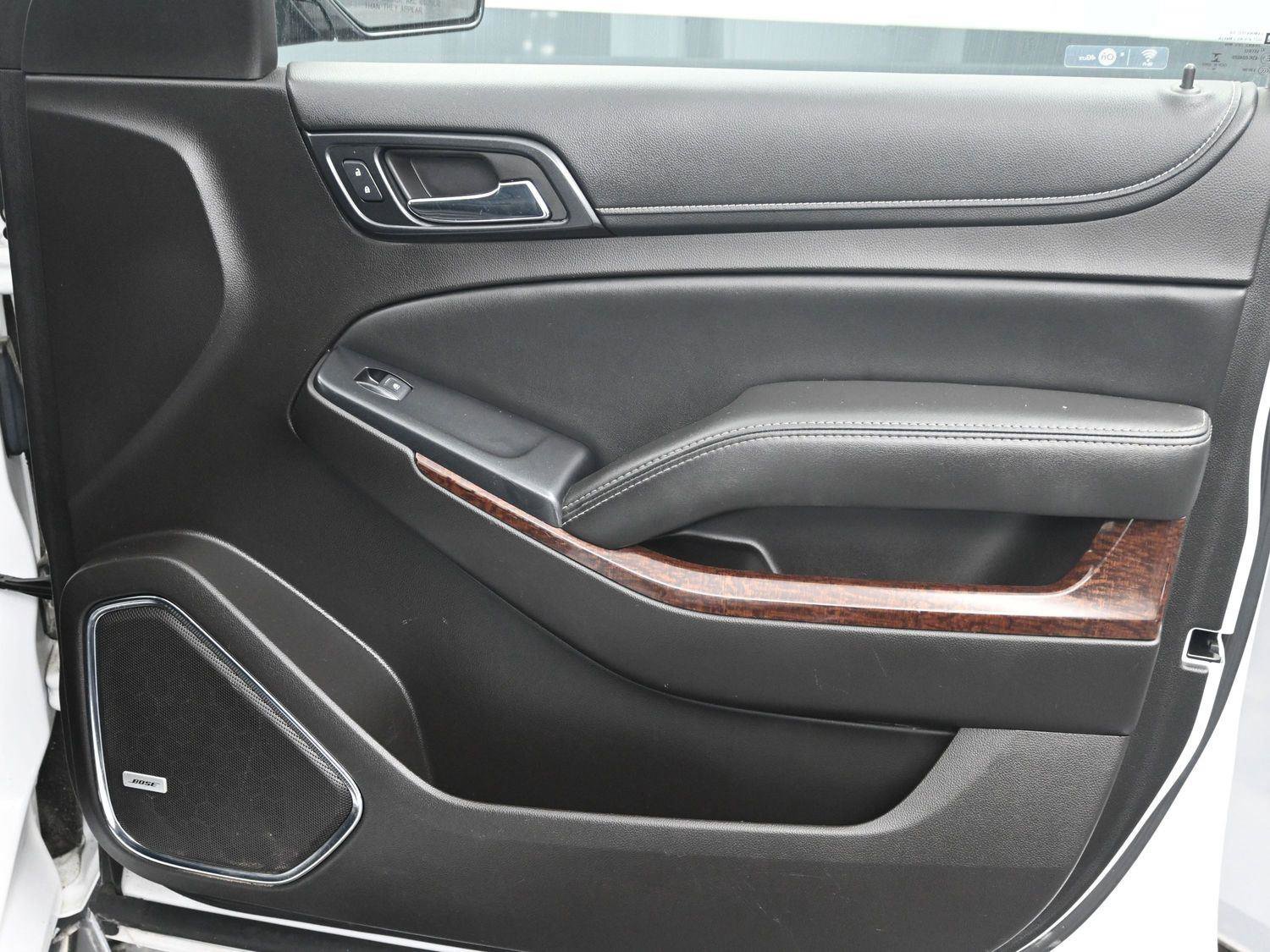 Used 2017 GMC Yukon XL SLT image 9