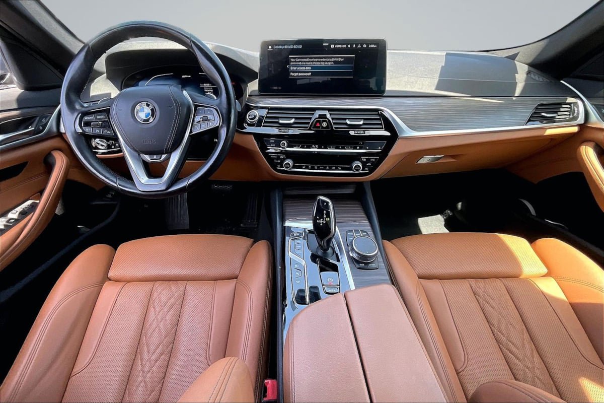 Used 2021 BMW 530e w/ Parking Assistance Package RWD image 16