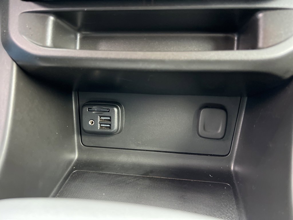 Used 2022 Chevrolet Colorado LT w/ Chrome Appearance Package image 34