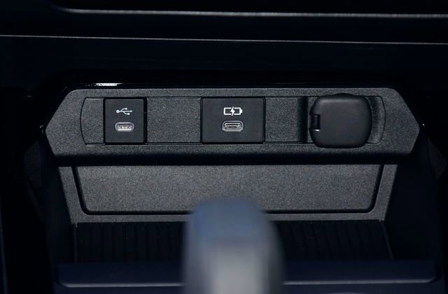 New 2026 Toyota Prius XLE AWD/4WD image 18