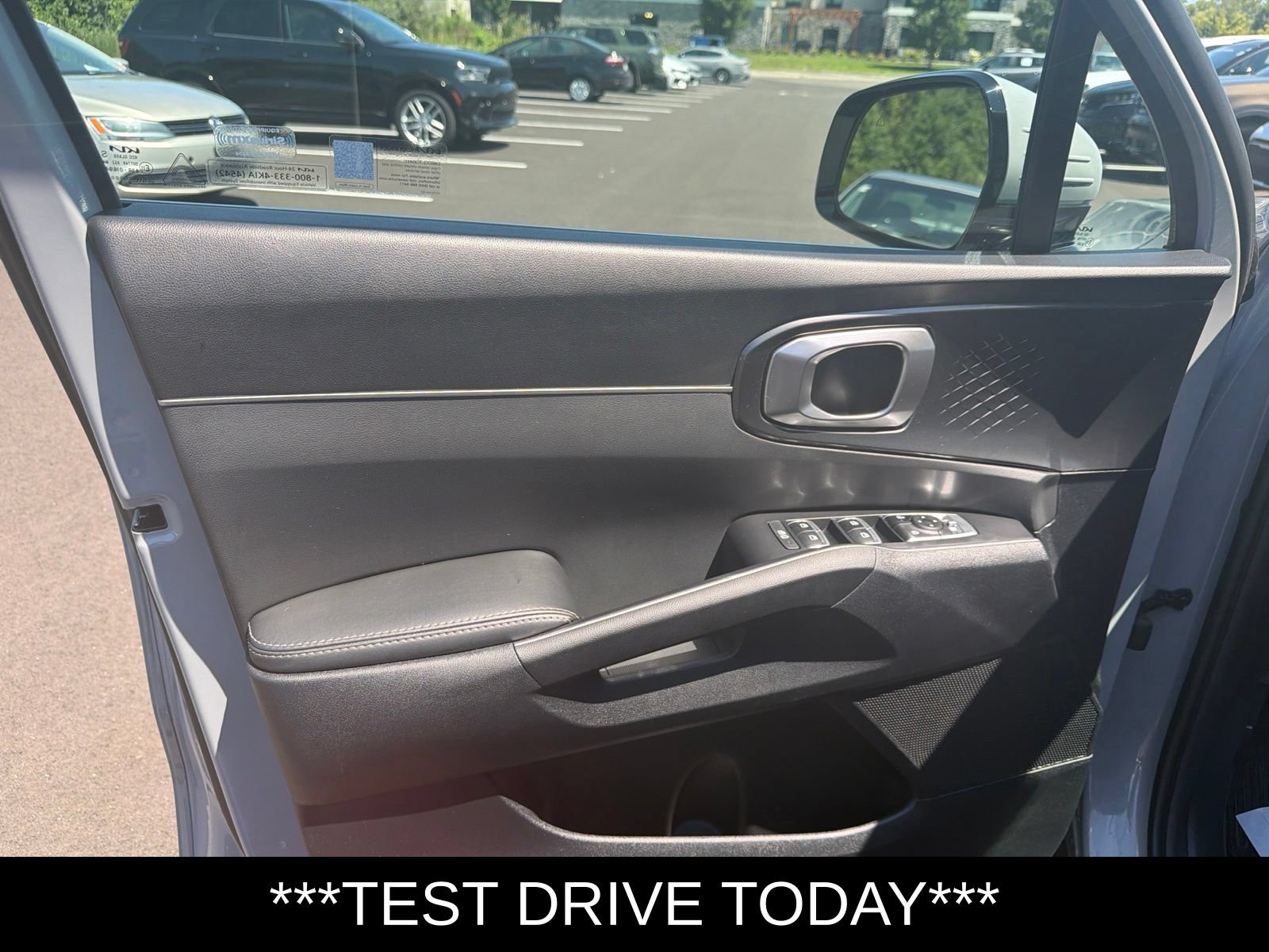 New 2025 Kia Sorento S w/ Panoramic Sunroof Package FWD image 12