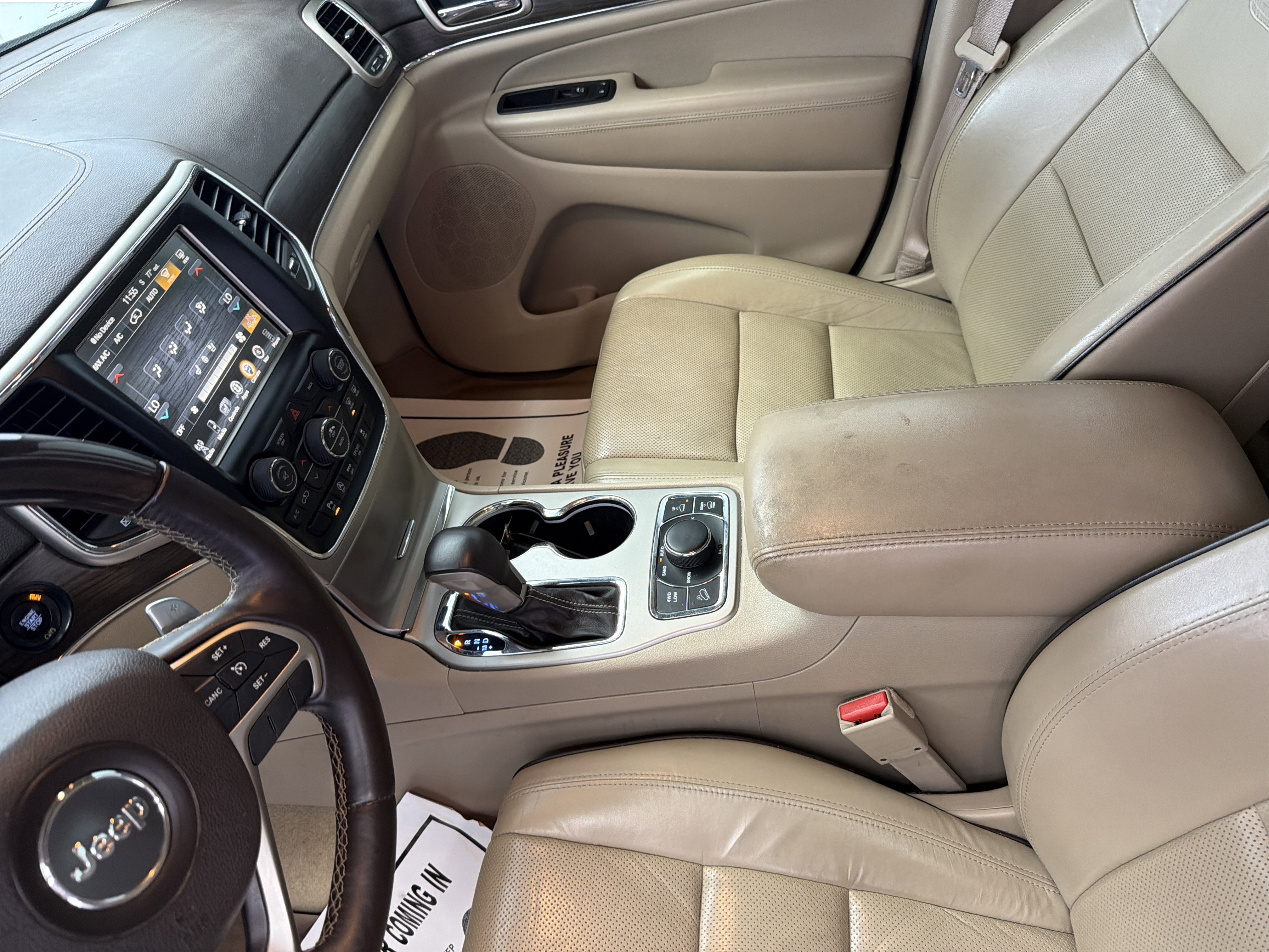 Used 2017 Jeep Grand Cherokee Overland image 12