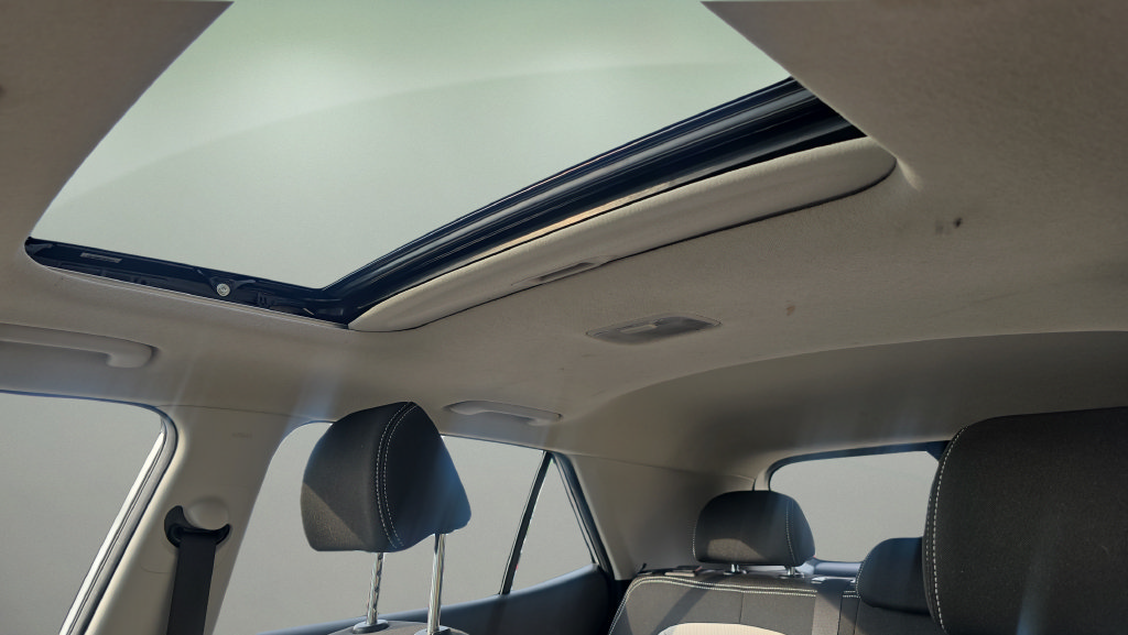 Certified 2025 Hyundai Venue SEL FWD image 27