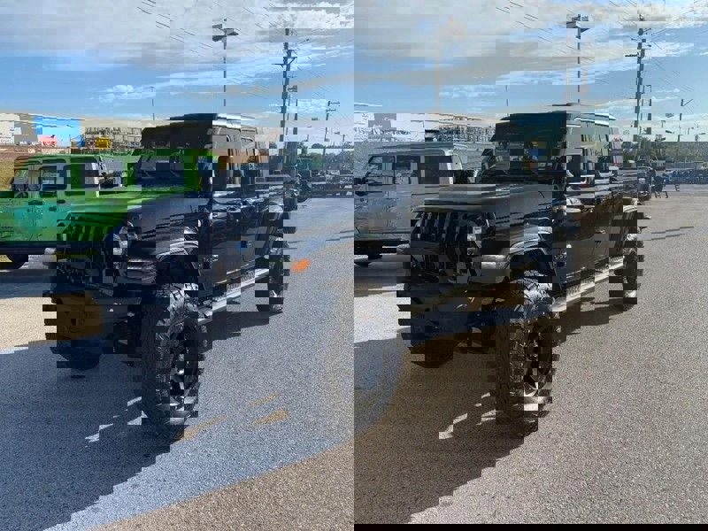 Used 2021 Jeep Gladiator Sport image 8