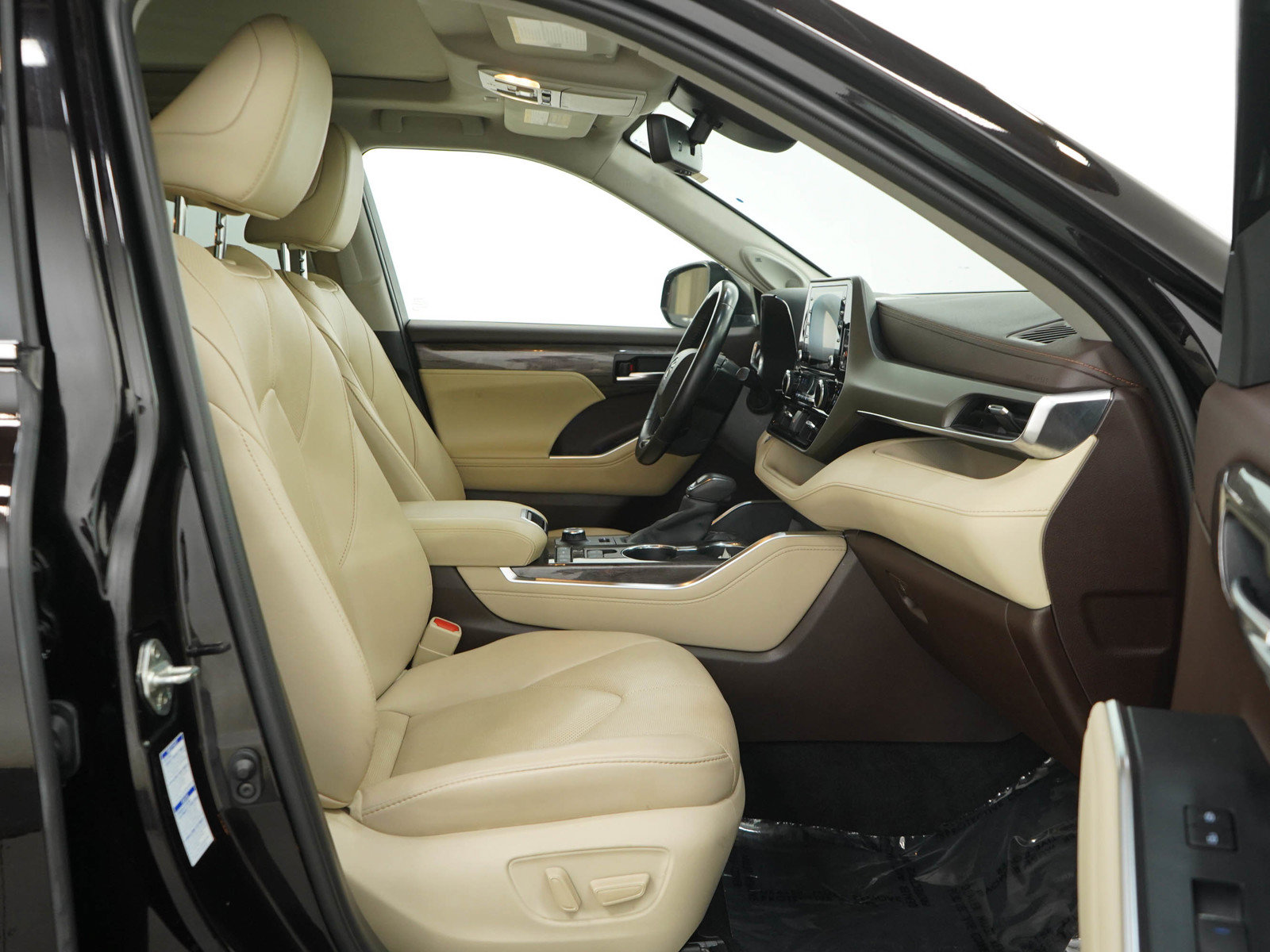 Used 2020 Toyota Highlander Limited AWD/4WD image 12
