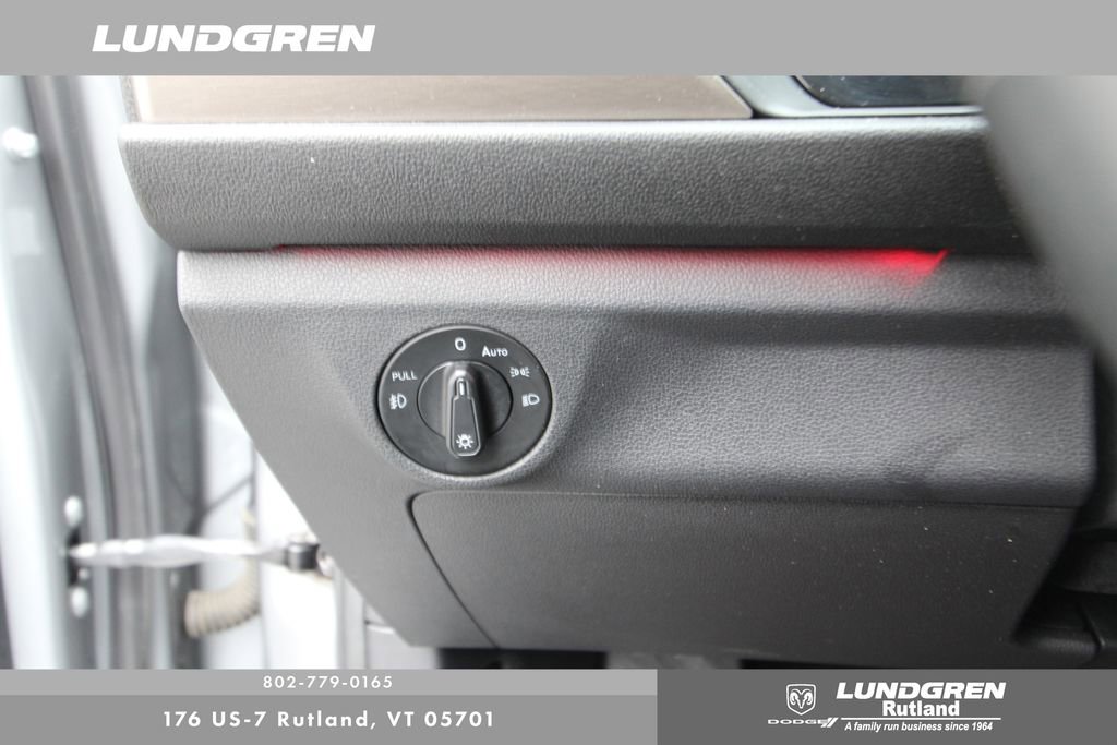 Used 2020 Volkswagen Jetta SEL Premium image 15