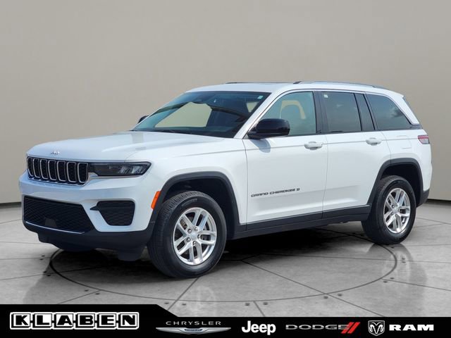 Certified 2023 Jeep Grand Cherokee Laredo w/ Luxury Tech Group I image 1
