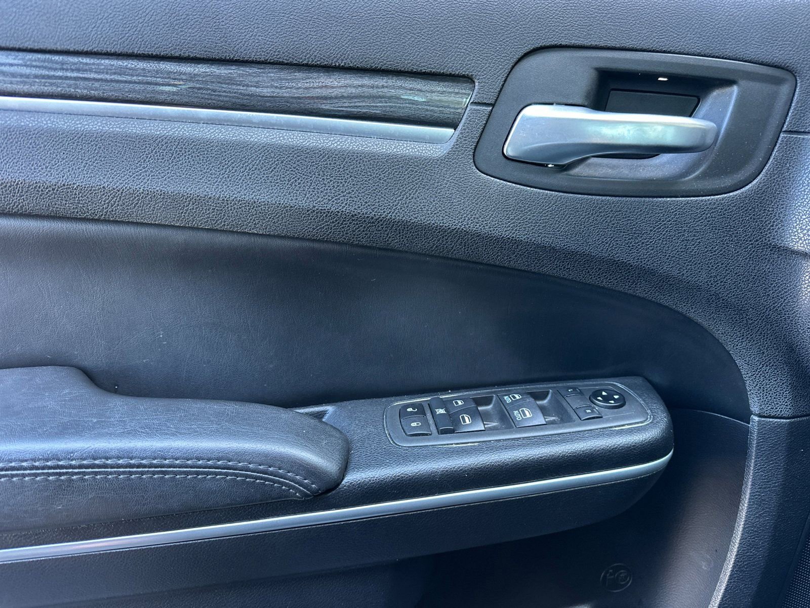 Used 2021 Chrysler 300 Touring w/ Sport Appearance Package image 11