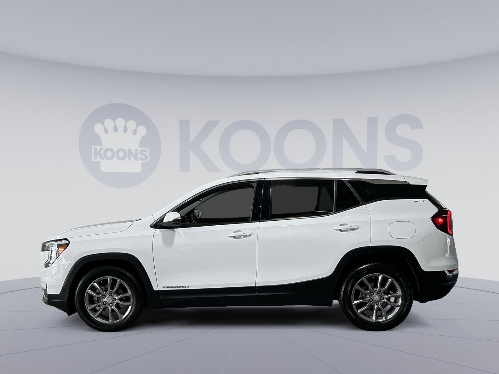 Used 2022 GMC Terrain SLT w/ Tech Package image 13