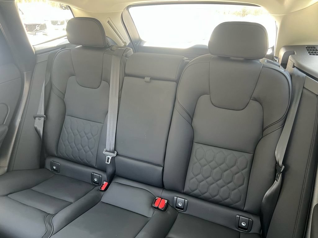 New 2026 Volvo XC60 B5 Plus w/ Protection Package Premier AWD/4WD image 19