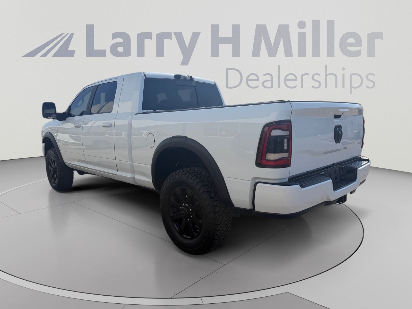Used 2024 RAM 2500 Laramie w/ Night Edition AWD/4WD image 3