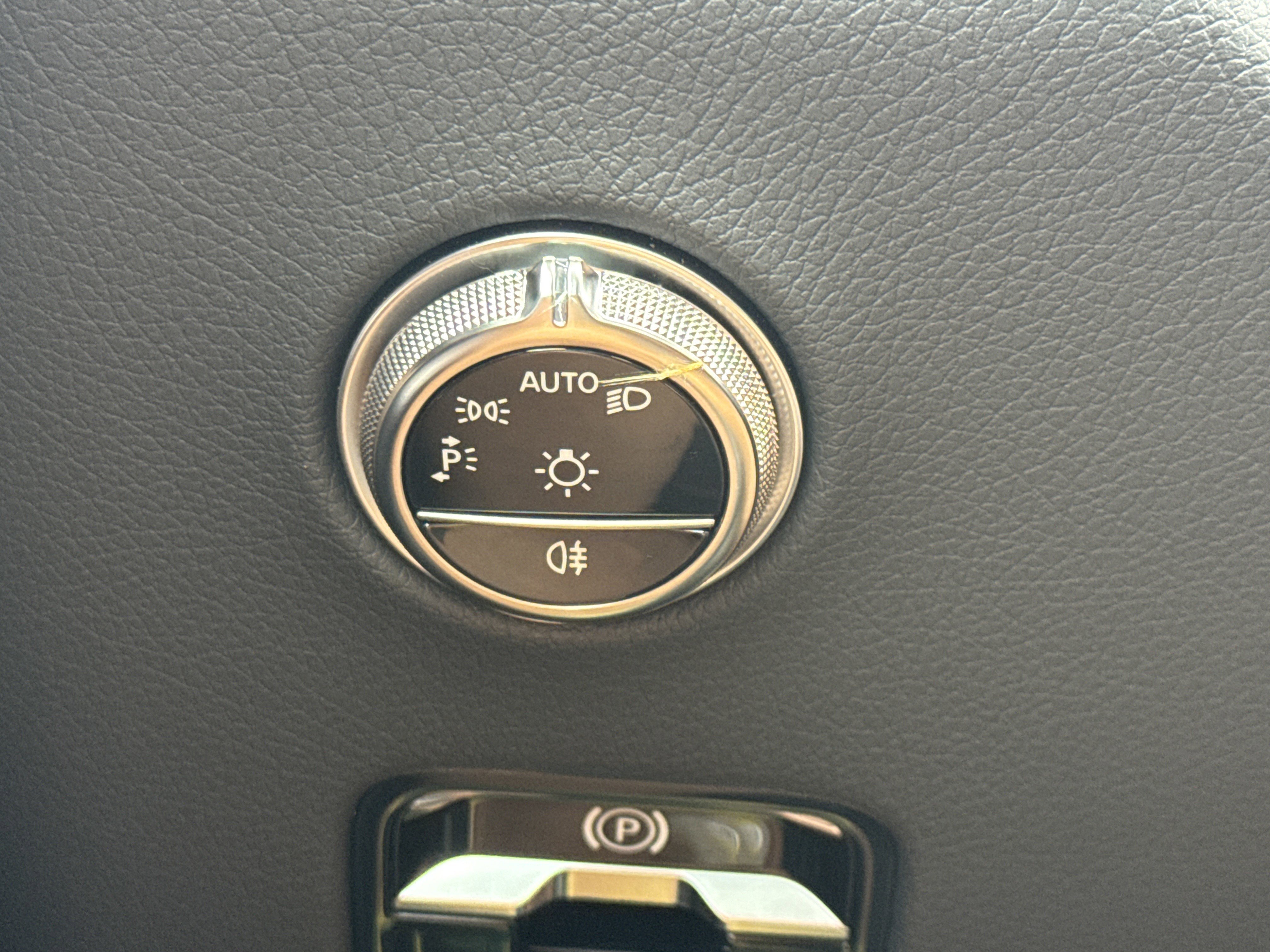 Used 2025 Mercedes-Benz GLC 43 AMG 4MATIC image 21