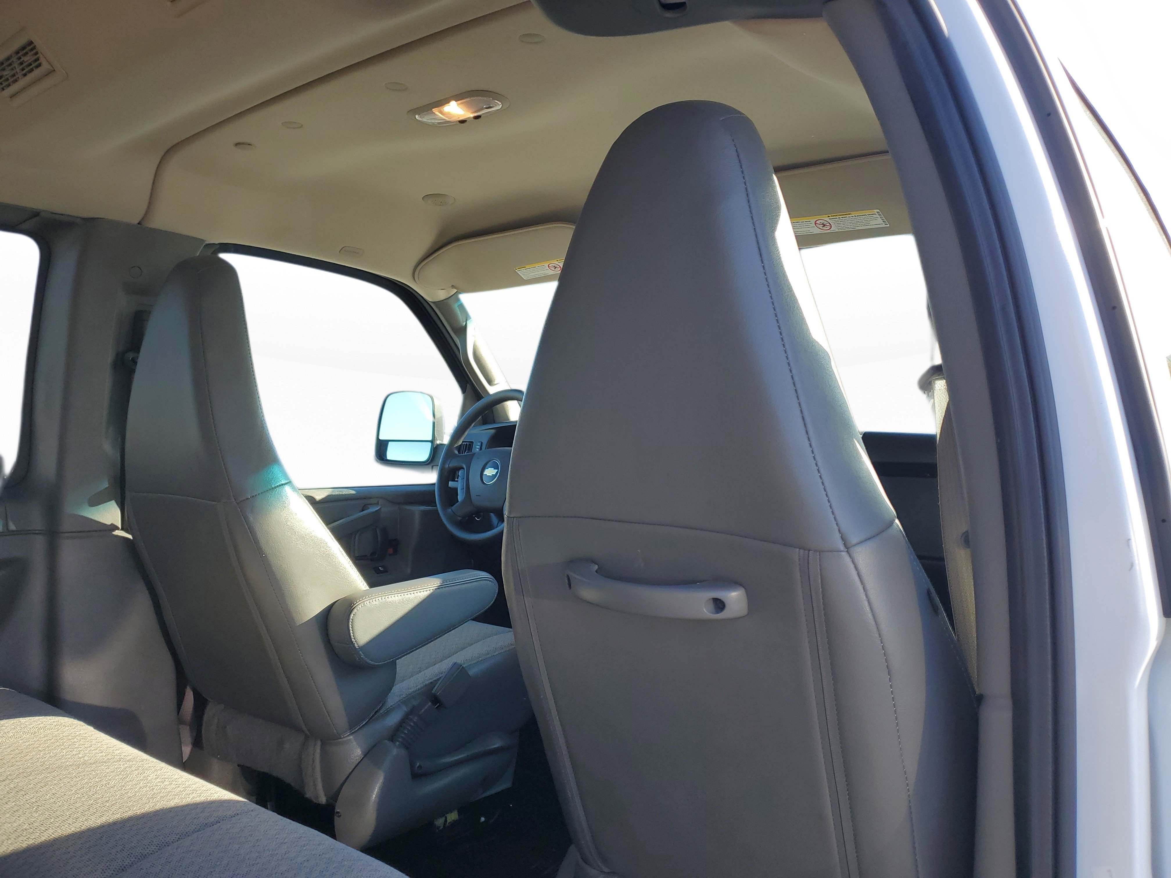 Used 2023 Chevrolet Express 3500 LS image 9