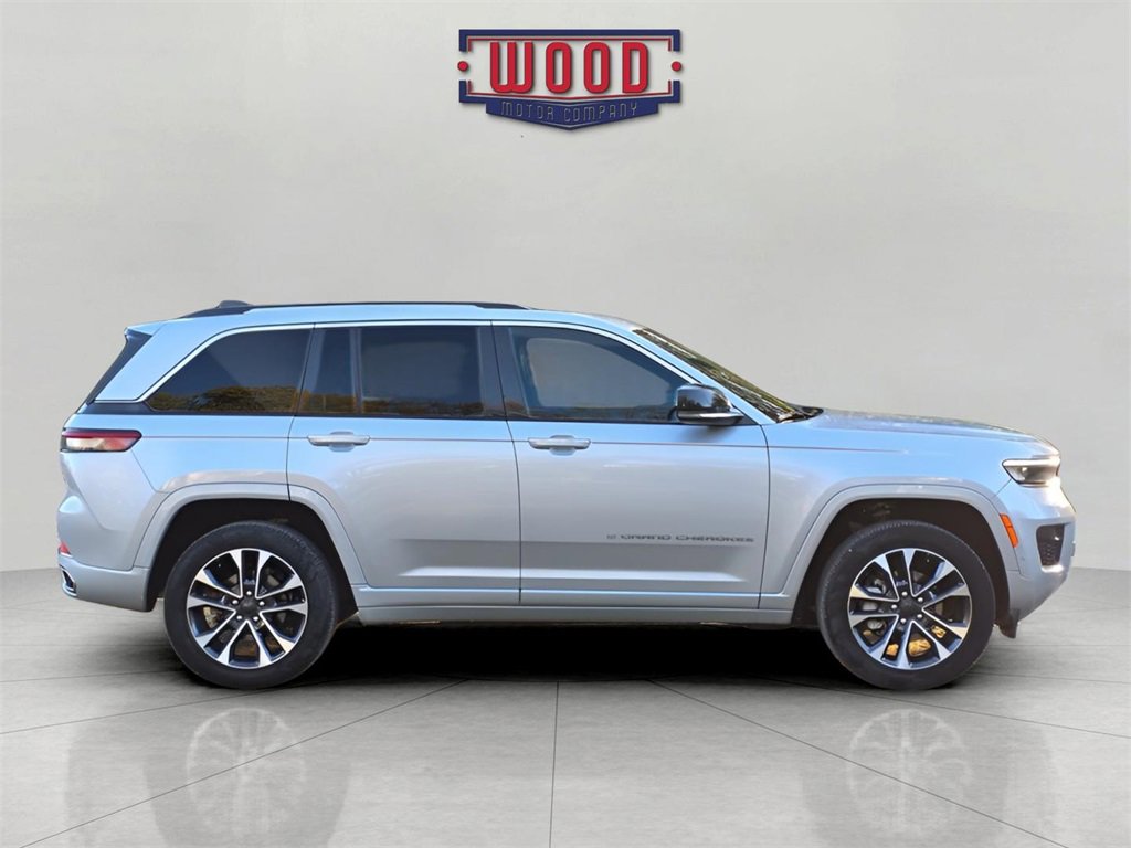 Used 2024 Jeep Grand Cherokee Overland w/ Luxury Tech Group IV image 2