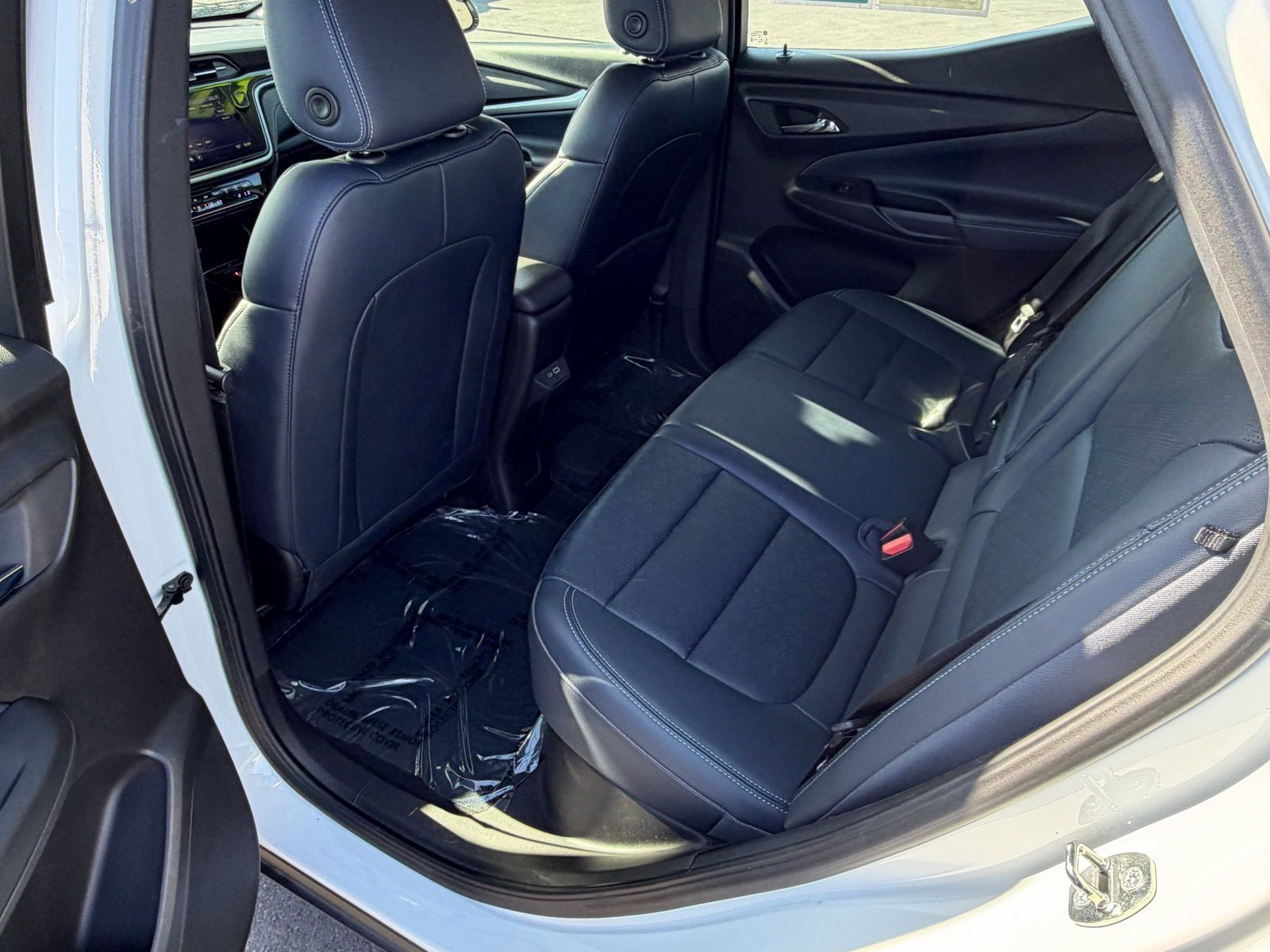 Used 2022 Chevrolet Bolt EUV LT w/ Convenience Package FWD image 14