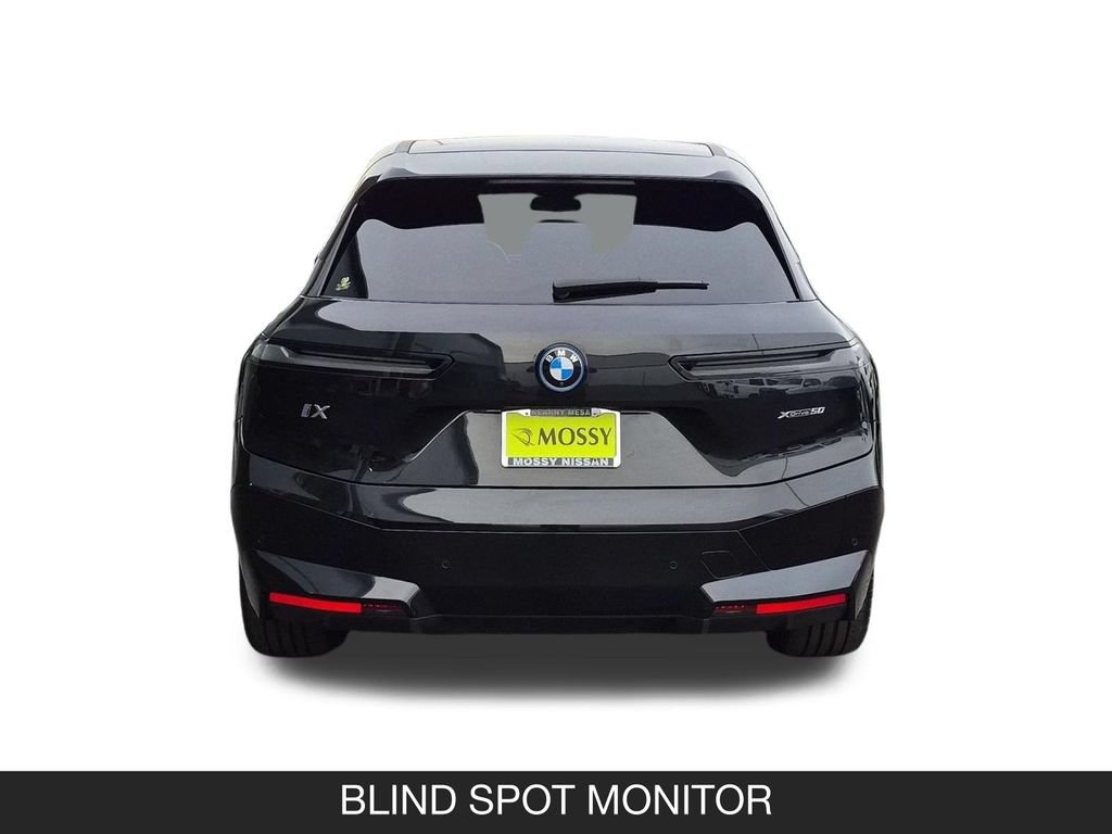 Used 2025 BMW iX xDrive50 AWD/4WD image 8