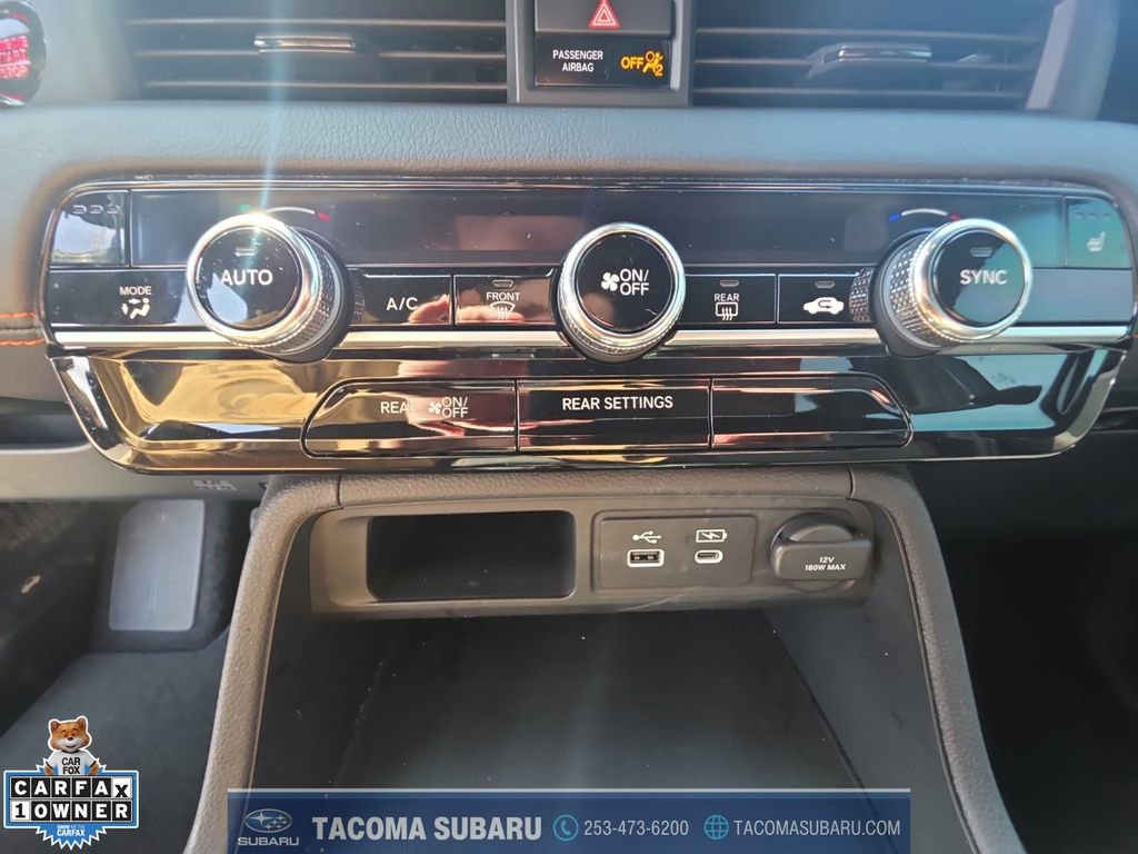 Used 2025 Honda Pilot Sport image 23