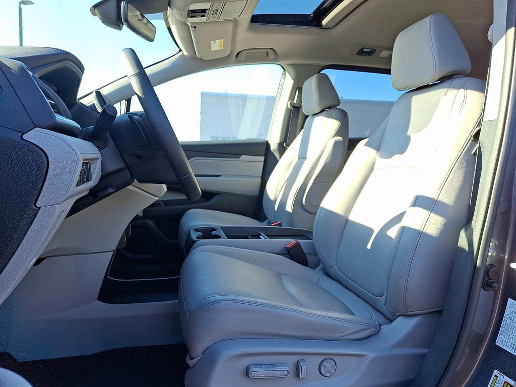 Used 2023 Honda Odyssey EX-L image 13