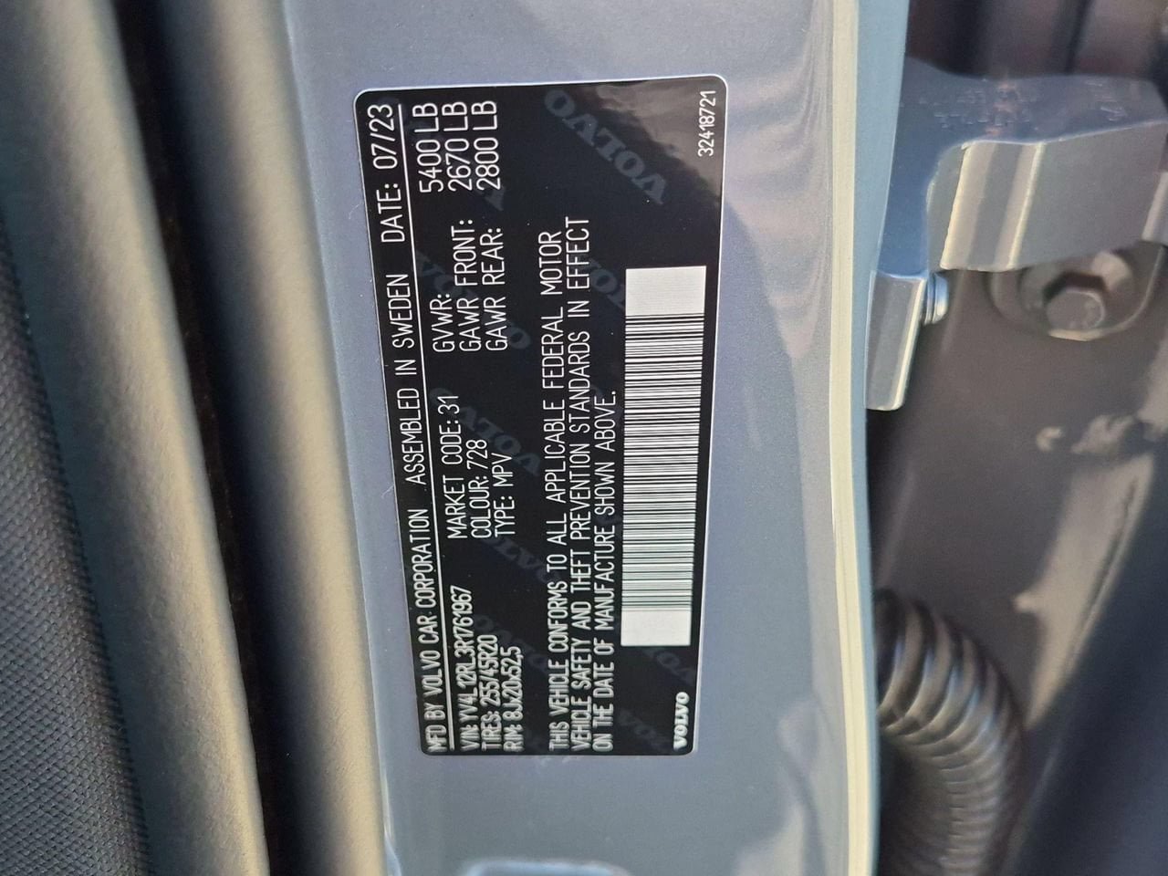 Certified 2024 Volvo XC60 B5 Plus w/ Protection Package Premier AWD/4WD image 28