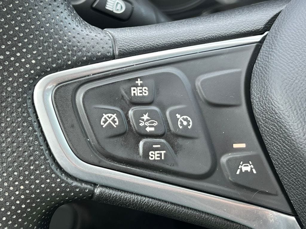 Used 2022 Chevrolet Equinox LS w/ LS Convenience Package AWD/4WD image 17