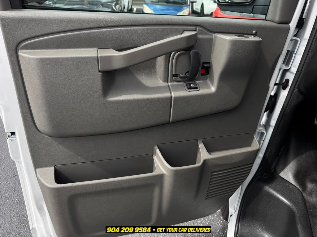 Used 2026 Chevrolet Express 2500 w/ Driver Convenience Package RWD image 20