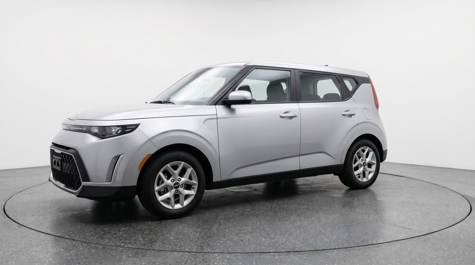 Used 2025 Kia Soul LX w/ LX Technology Package FWD image 3