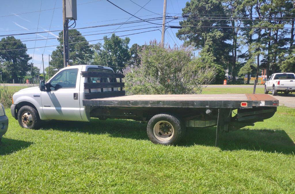 Used 2006 Ford F350 2WD Regular Cab DRW Super Duty image 4