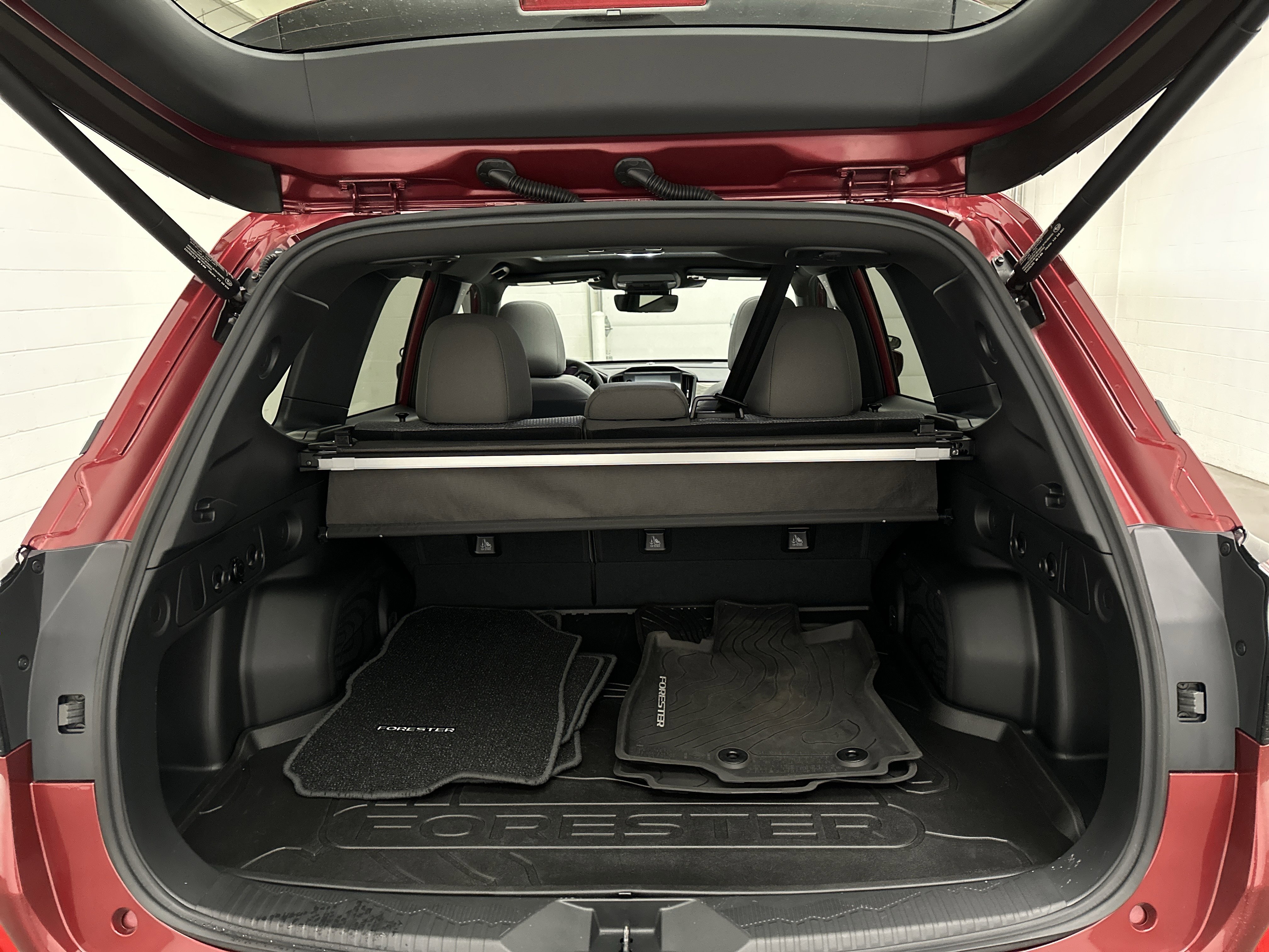 Used 2025 Subaru Forester Premium w/ Convenience Package #1 image 12