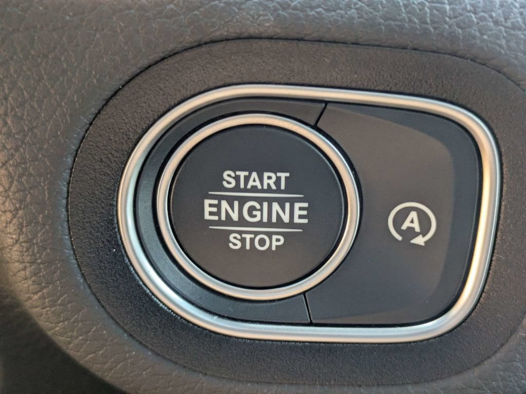 Used 2025 Mercedes-Benz GLS 450 4MATIC image 35