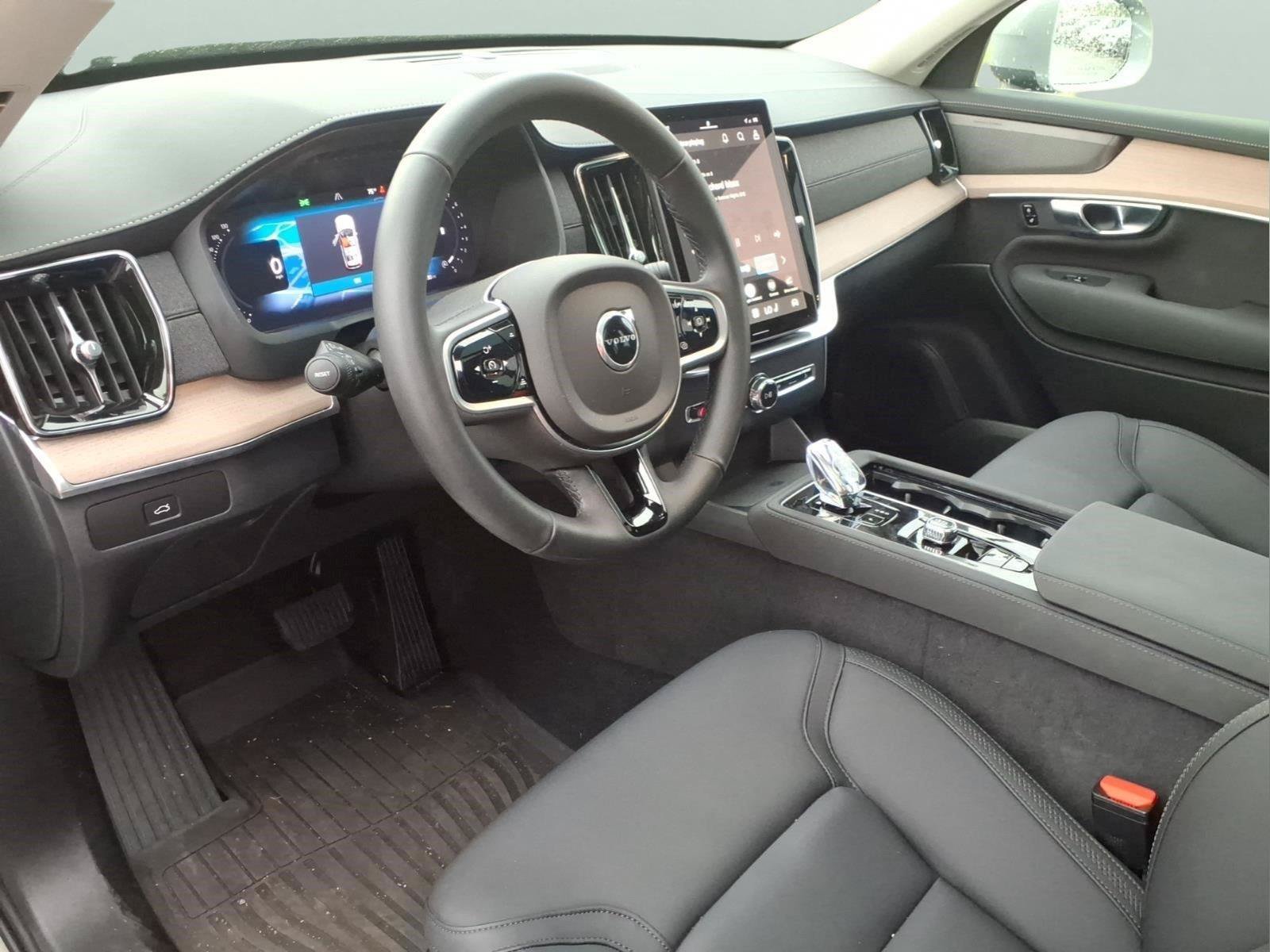 Certified 2026 Volvo XC90 B6 Plus w/ Protection Package Premier AWD/4WD image 7