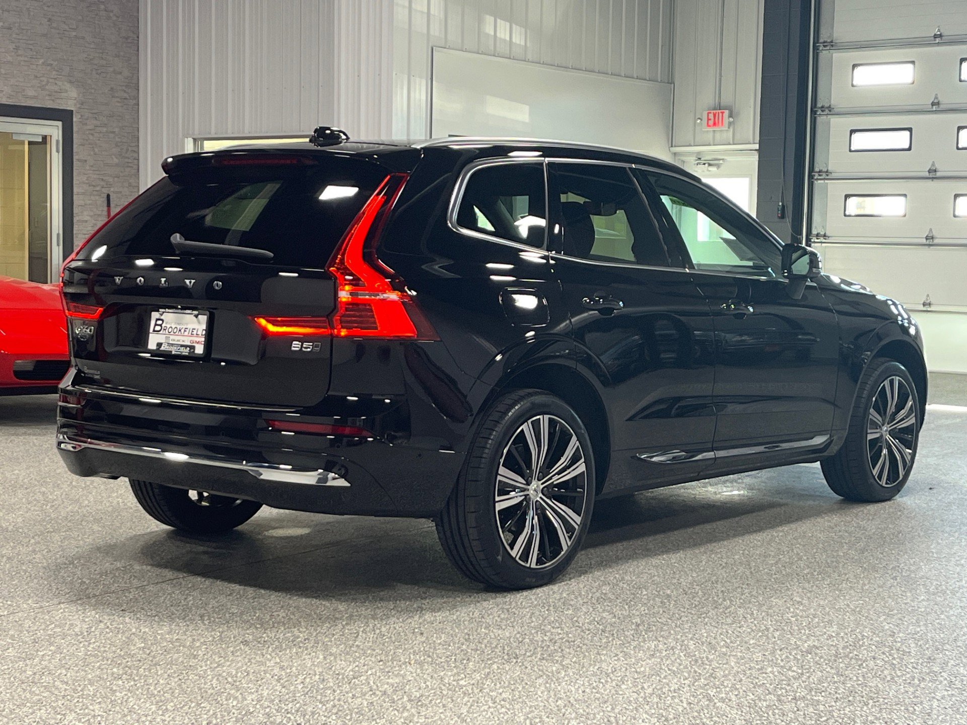 Used 2022 Volvo XC60 B5 Inscription image 5