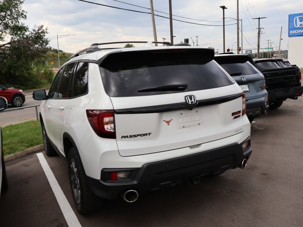 Used 2025 Honda Passport TrailSport image 5