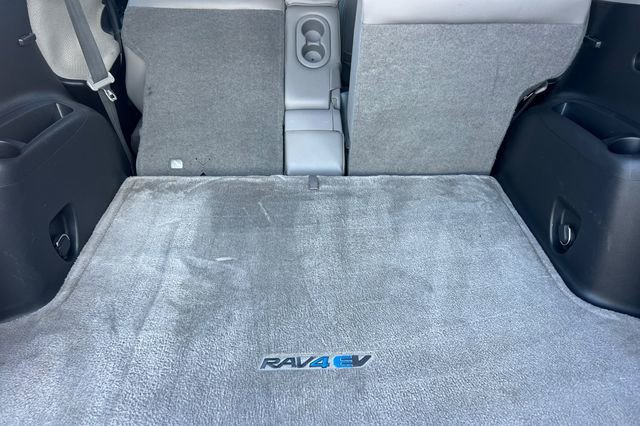 Used 2014 Toyota RAV4 EV image 16