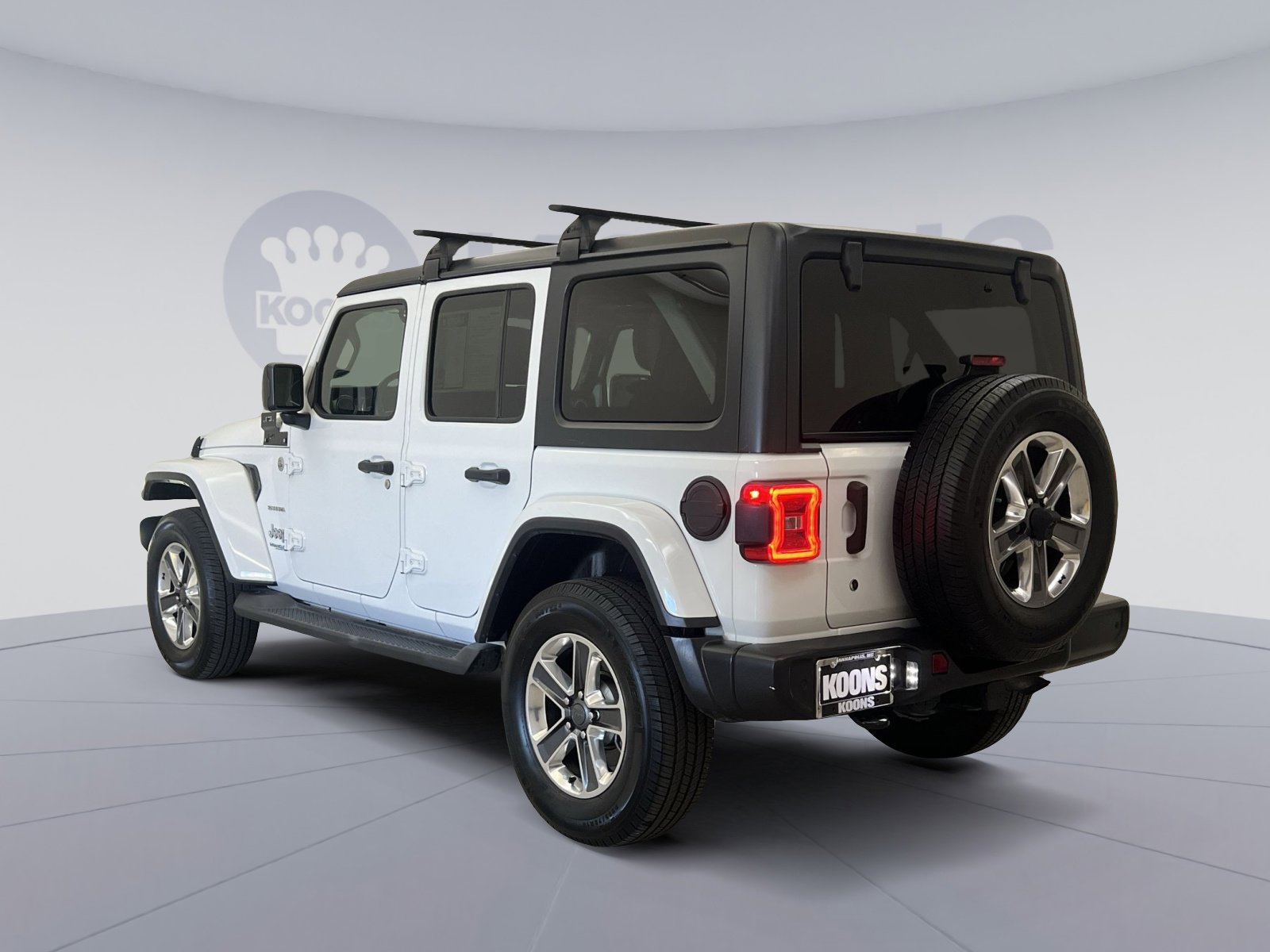 Used 2018 Jeep Wrangler Unlimited Sahara image 4