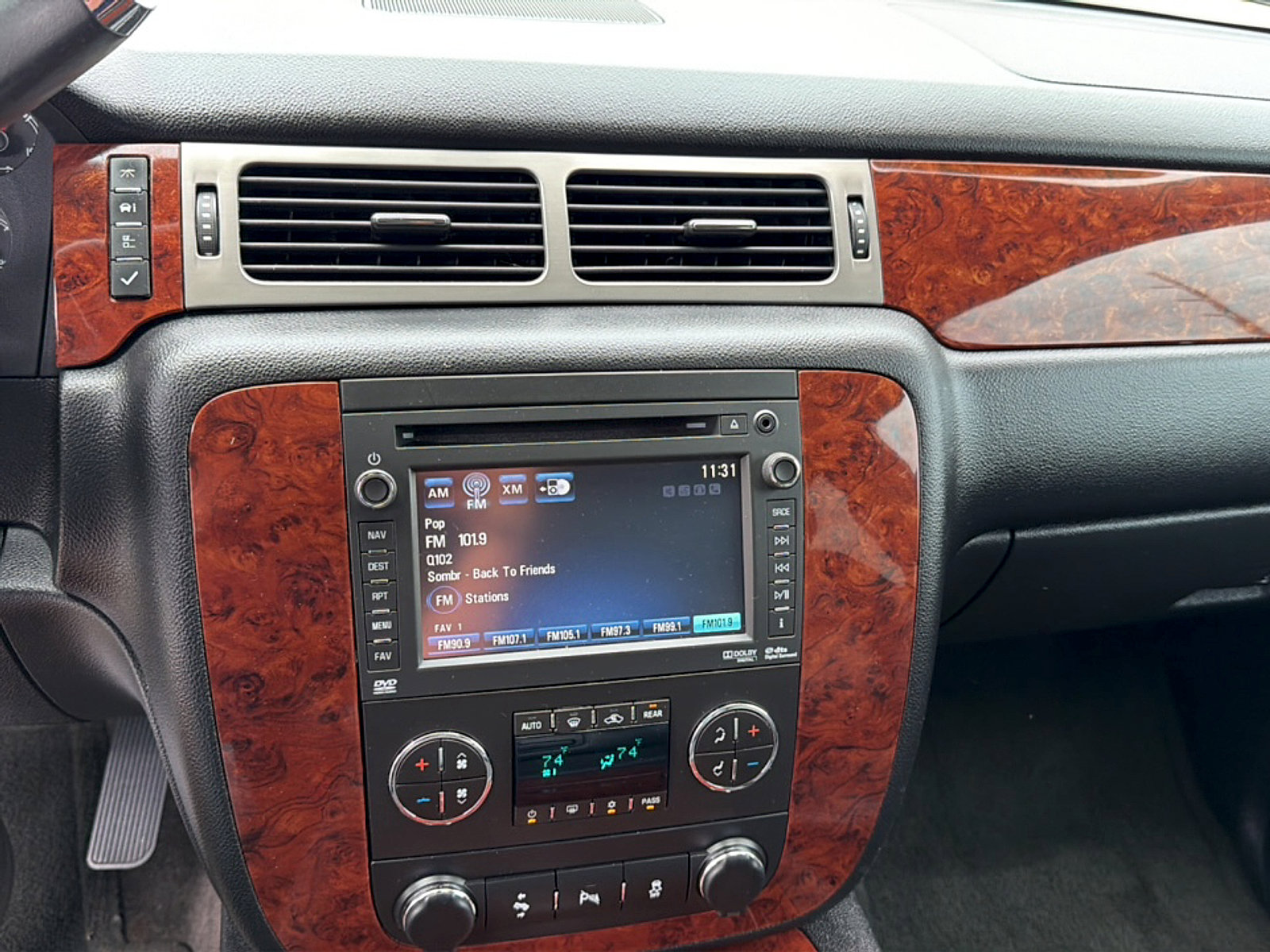 Used 2014 Chevrolet Tahoe LTZ AWD/4WD image 17