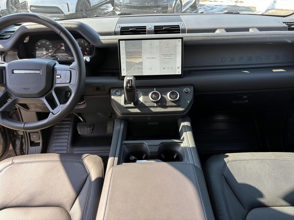 Used 2025 Land Rover Defender 110 S image 24