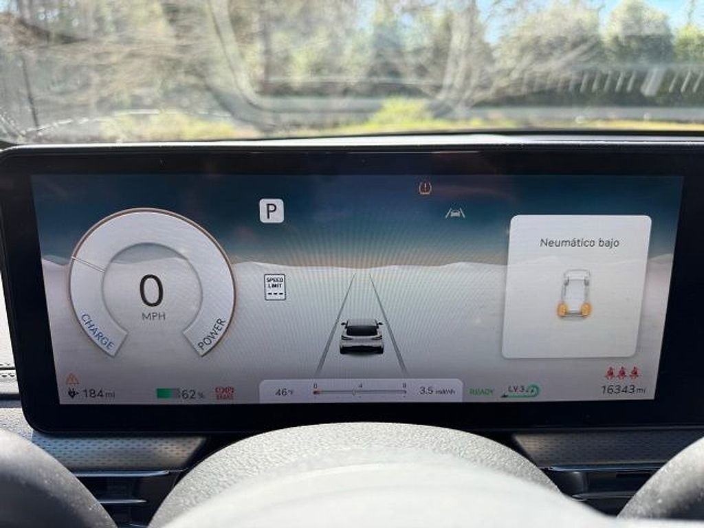 Used 2024 Genesis GV60 Advanced image 6