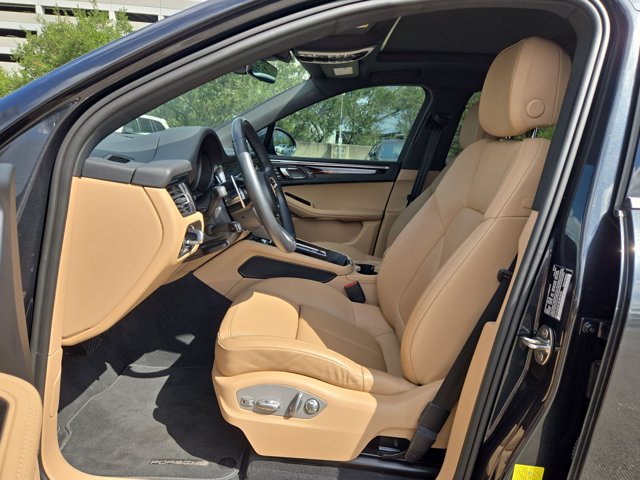 Used 2025 Porsche Macan Turbo AWD/4WD image 16