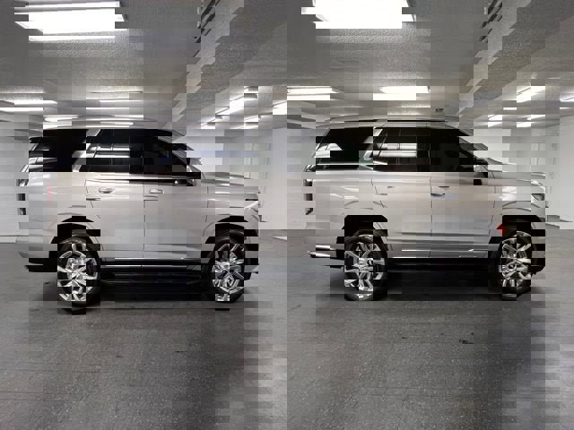 Certified 2024 Cadillac Escalade Premium Luxury w/ Performance Package image 6