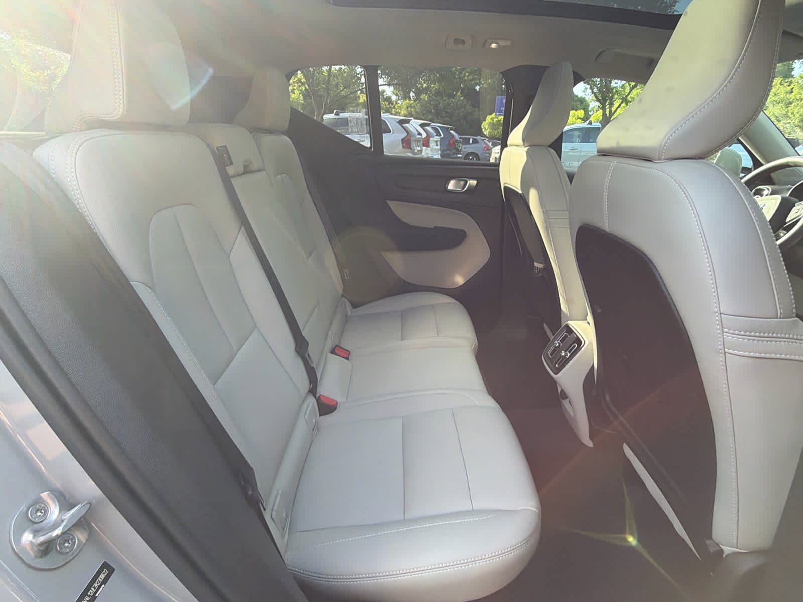 Used 2024 Volvo XC40 B5 Plus w/ Protection Package Premier AWD/4WD image 21