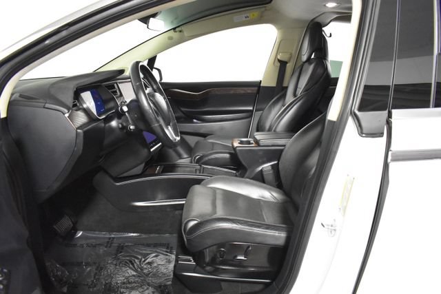 Used 2016 Tesla Model X 90D AWD/4WD image 13