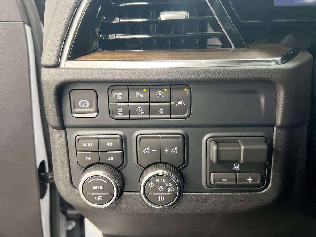 New 2026 Chevrolet Suburban High Country AWD/4WD image 19