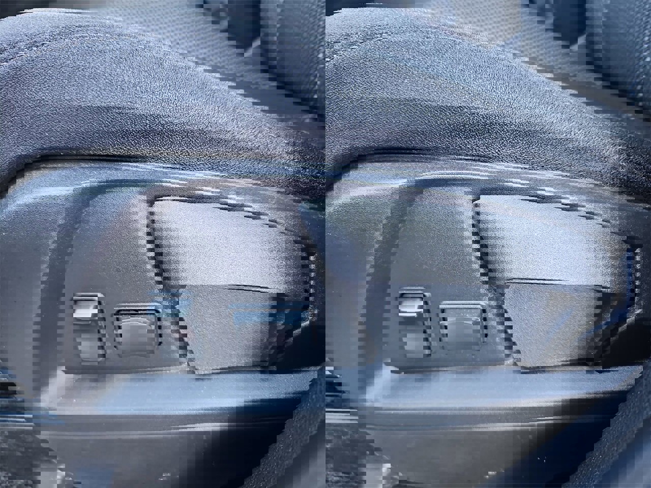 Used 2017 Chevrolet Equinox LS image 28