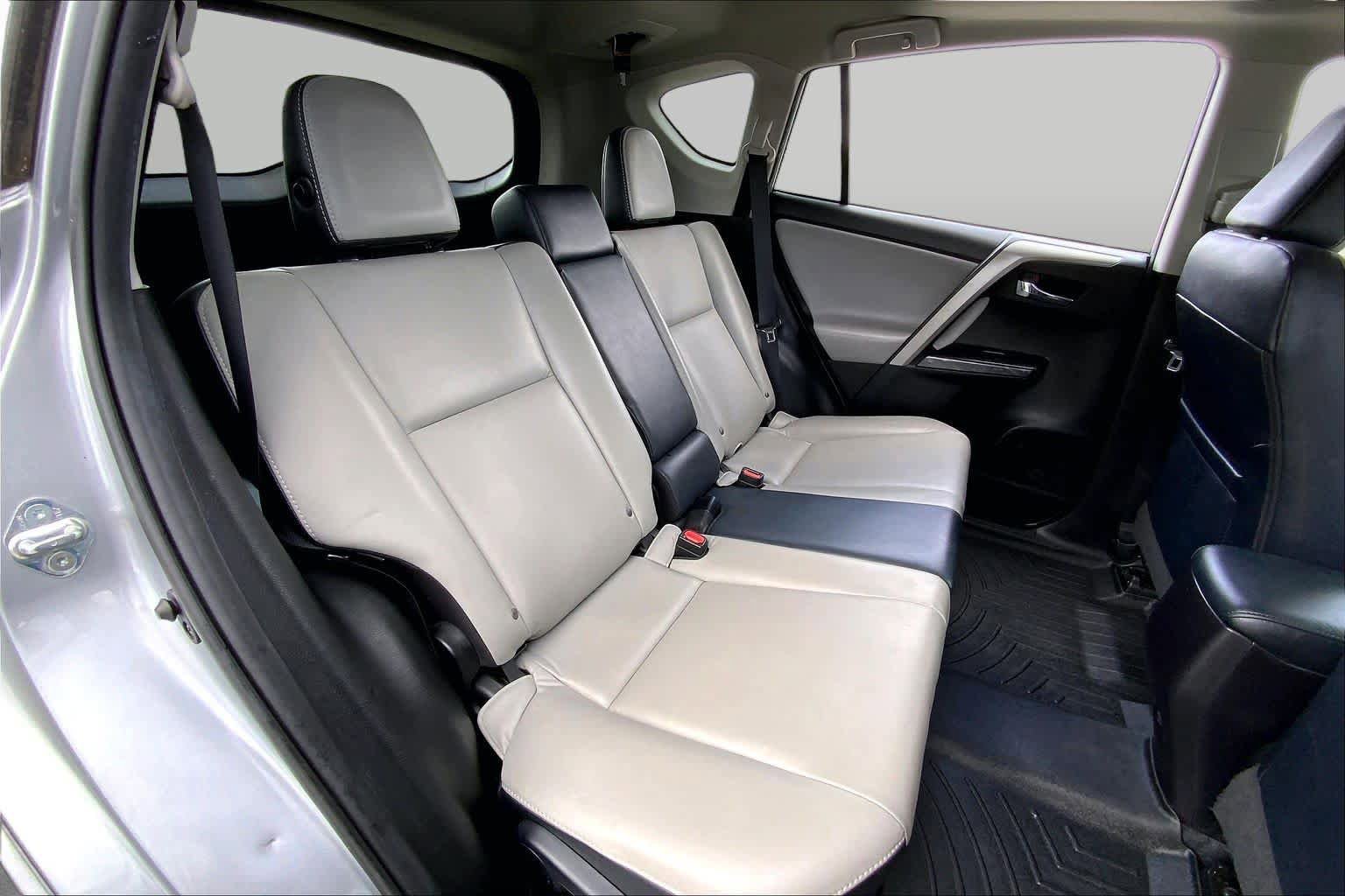 Used 2017 Toyota RAV4 Platinum AWD/4WD image 19