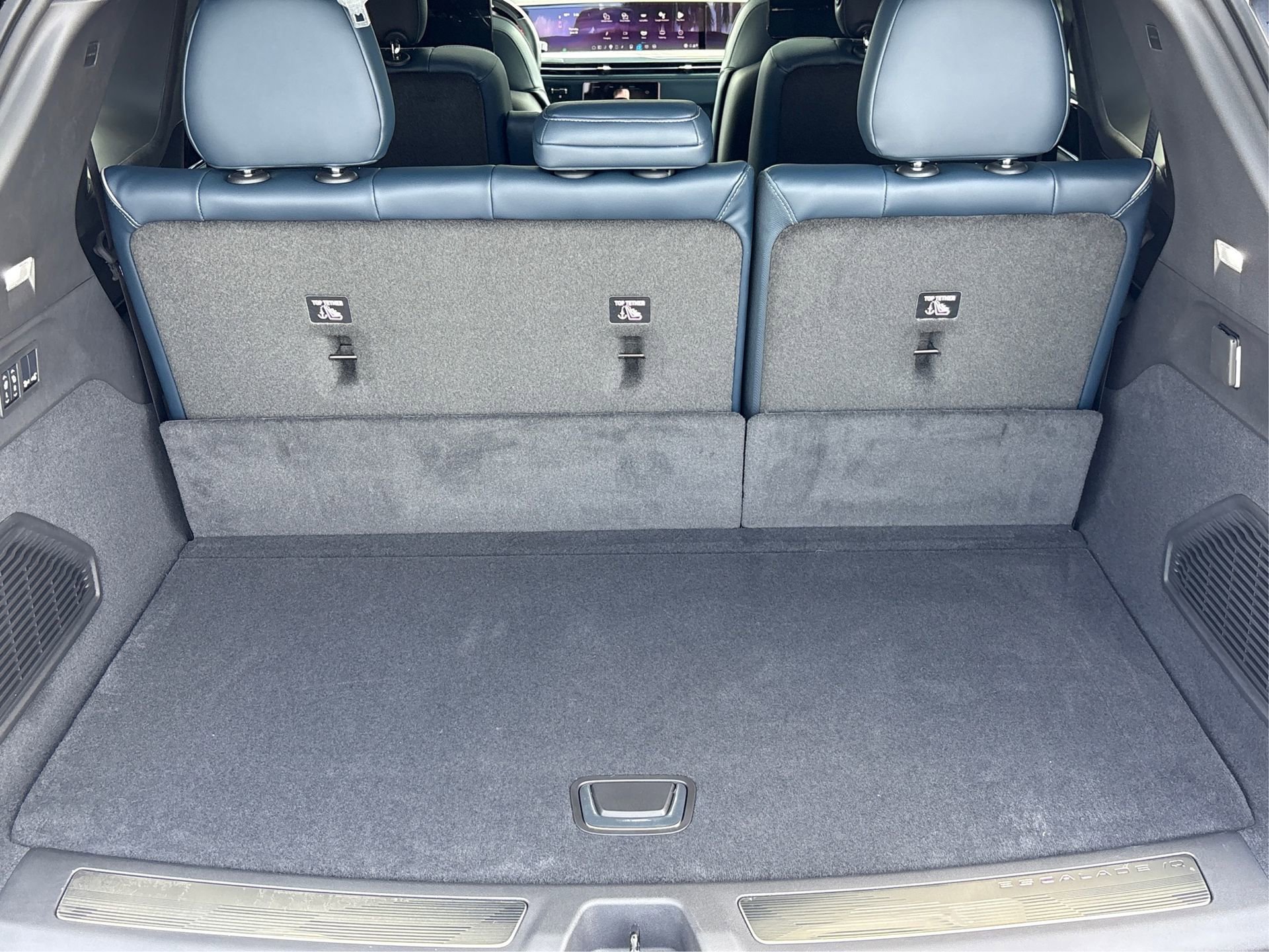 New 2025 Cadillac Escalade IQ Luxury 2 image 11