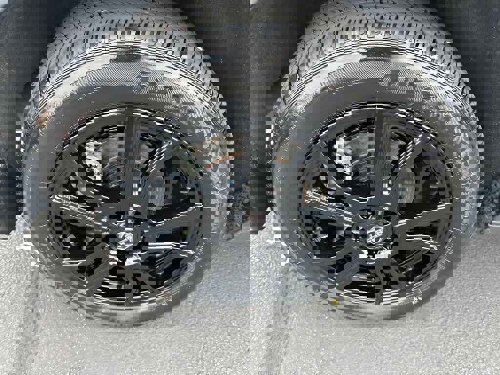 Used 2024 Nissan Kicks SR image 23