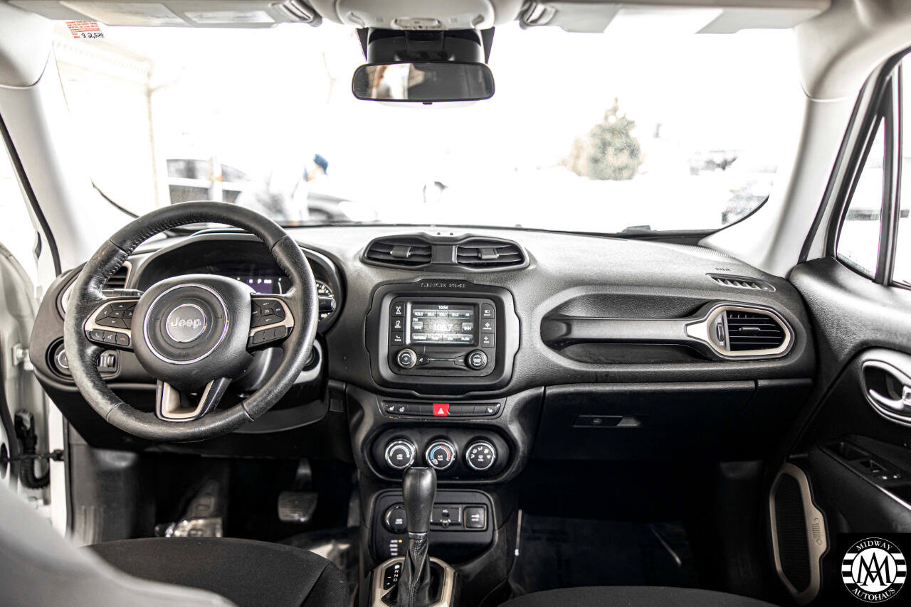 Used 2015 Jeep Renegade Latitude w/ Cold Weather Group II image 31