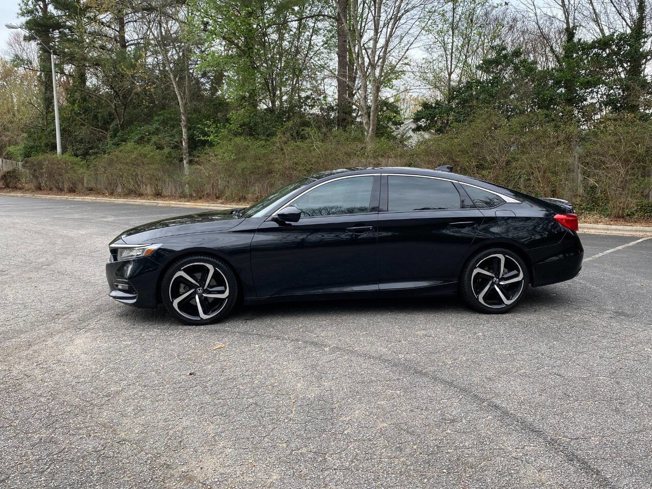 Used 2019 Honda Accord Sport image 9